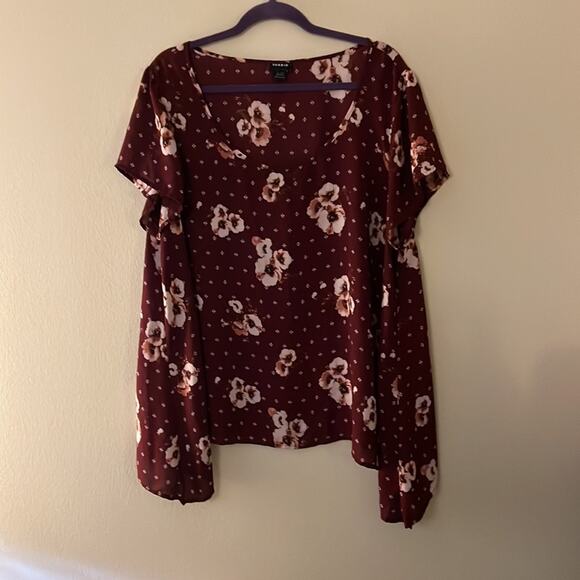 torrid Floral Print Georgette Sharkbite Top Size 2 - Picture 4 of 7